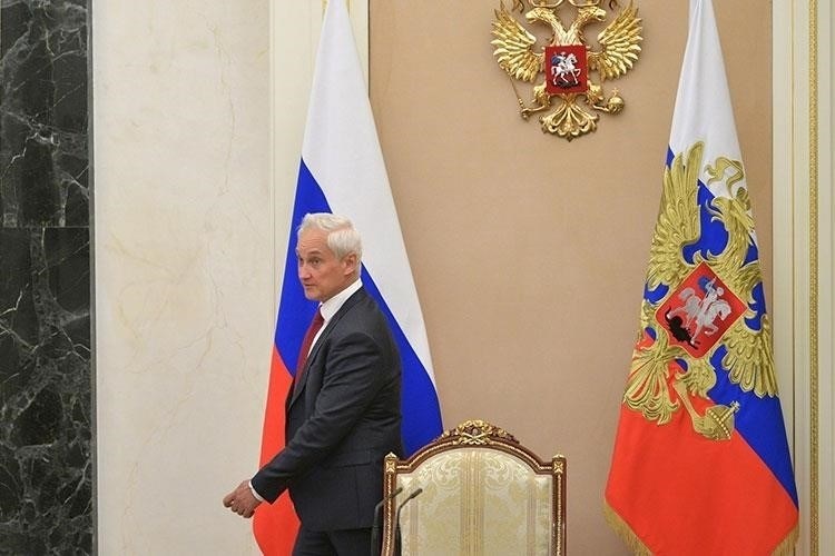 Задержки по делу о коррупции: Продолжающееся расследование в отношении Вадима Белоусова