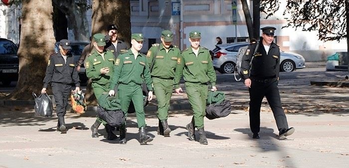 Как военная служба влияет на трудоустройство, образование и гражданское состояние