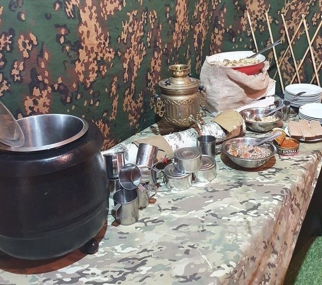 Сохранение пищи теплой без электричества в полевых условиях