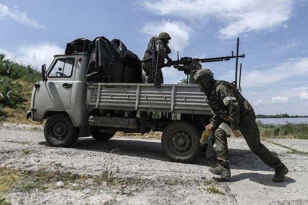 Стратегическое значение дороги Покровск-Константиновка в текущем конфликте