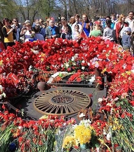 Увековечивание памяти героев: кто может быть удостоен такой чести?