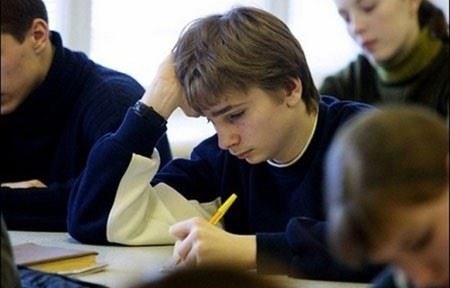 Как подать заявление, если вы продолжаете учиться в школе после достижения 18 лет